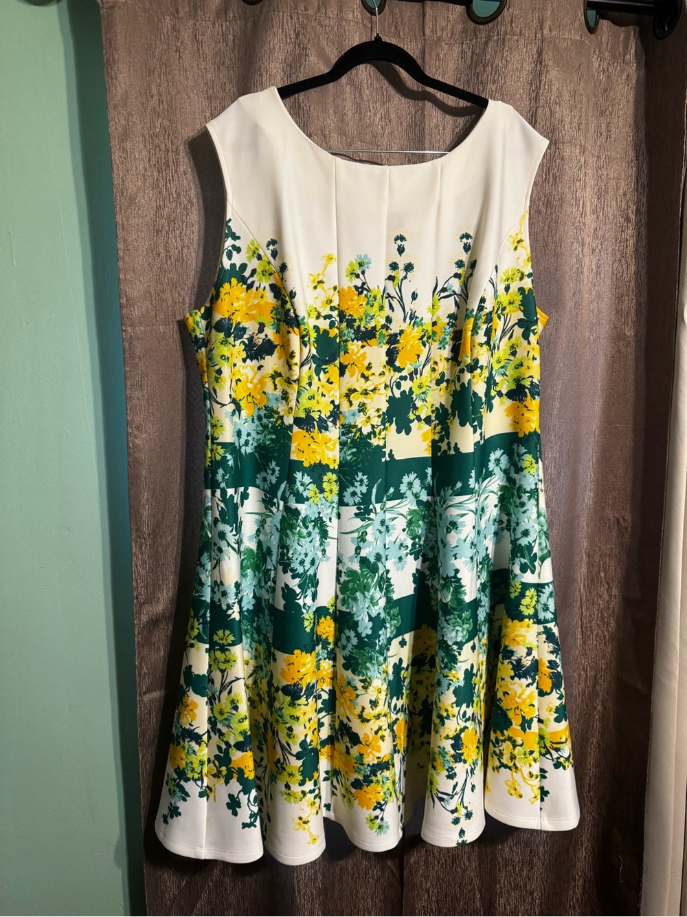 JULIAN TAYLOR FIT & FLARE WHITE  WITH YELLOW & GREEN FLORALS- WOMEN’S SIZE 20